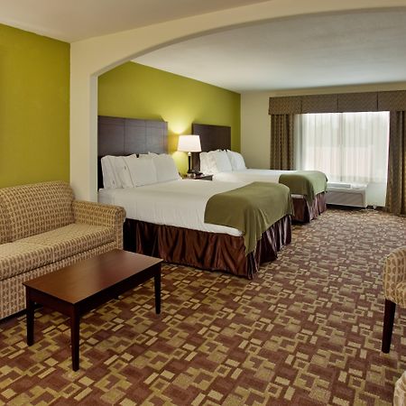 Holiday Inn Express Hotel & Suites Kansas City Sports Complex By Ihg Room photo