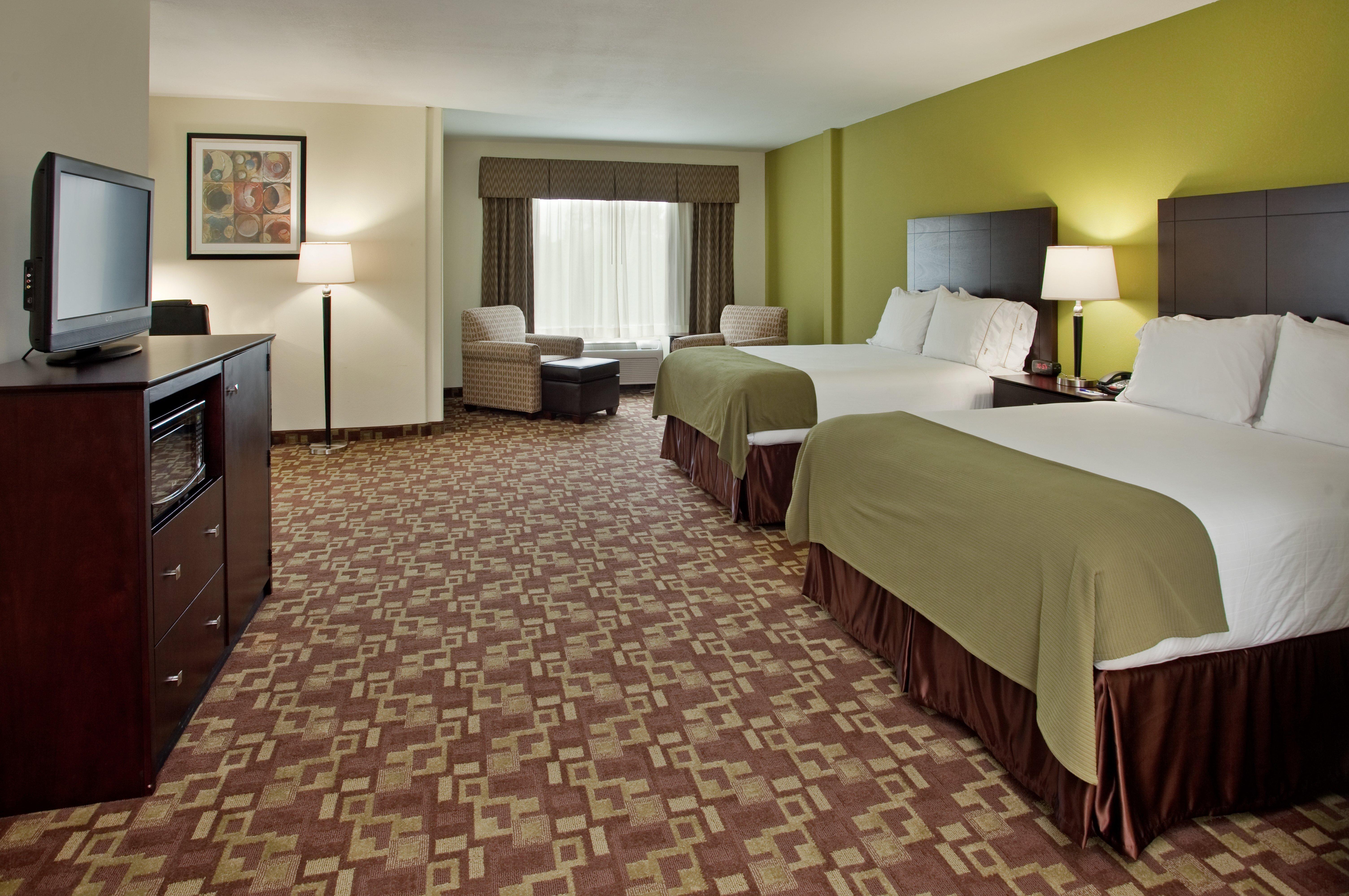 Holiday Inn Express Hotel & Suites Kansas City Sports Complex By Ihg Room photo