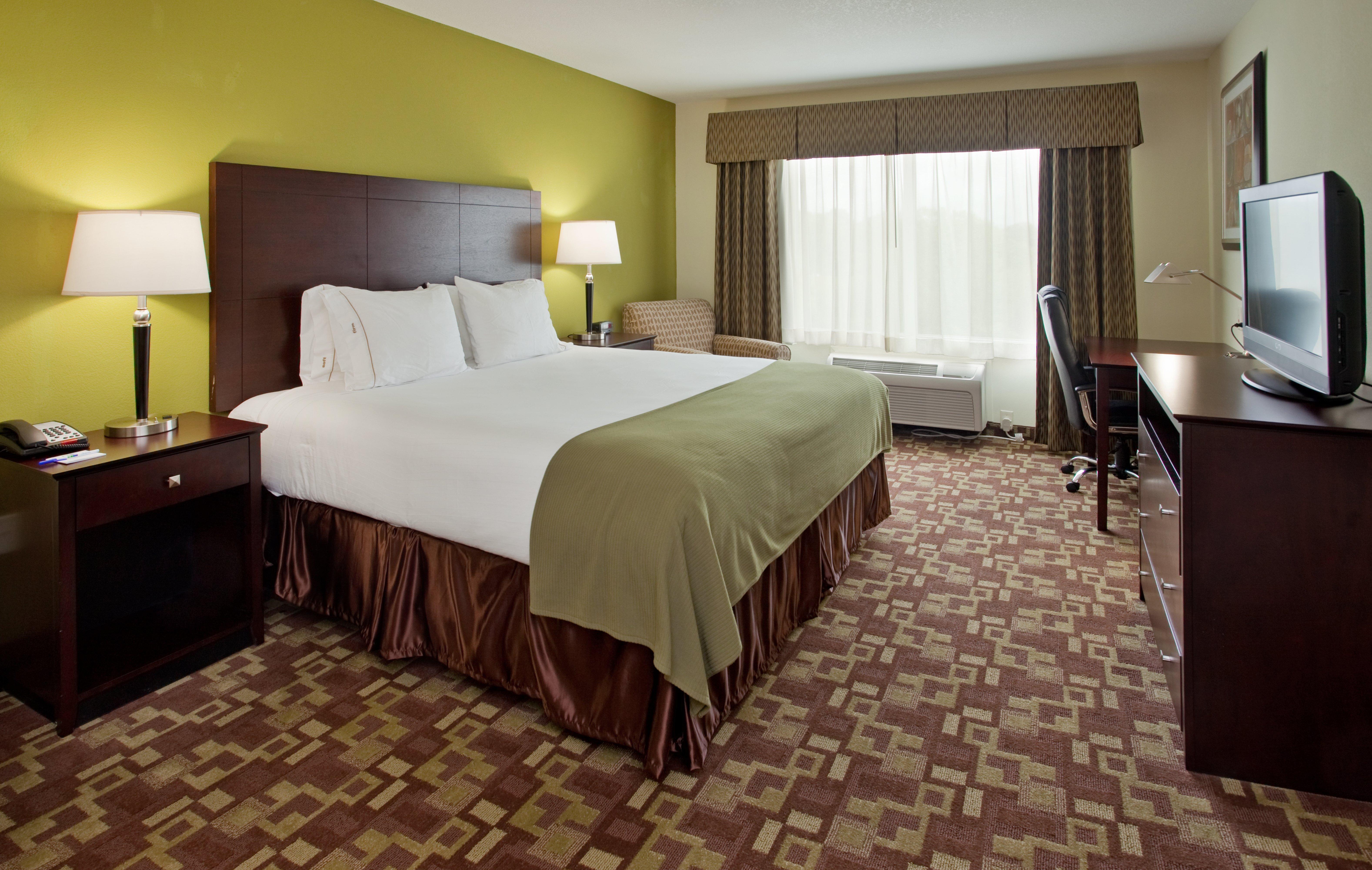 Holiday Inn Express Hotel & Suites Kansas City Sports Complex By Ihg Room photo