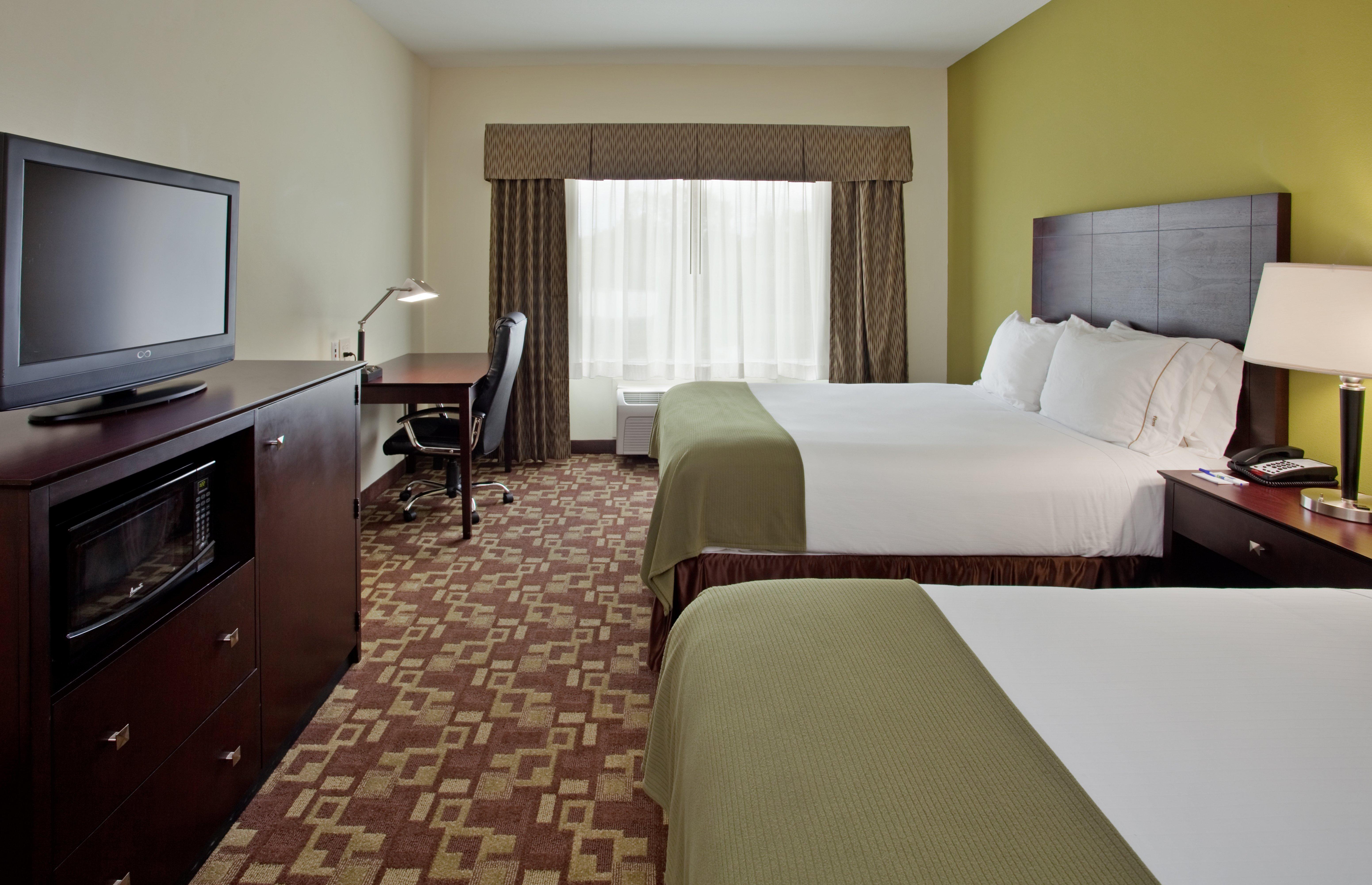 Holiday Inn Express Hotel & Suites Kansas City Sports Complex By Ihg Exterior photo