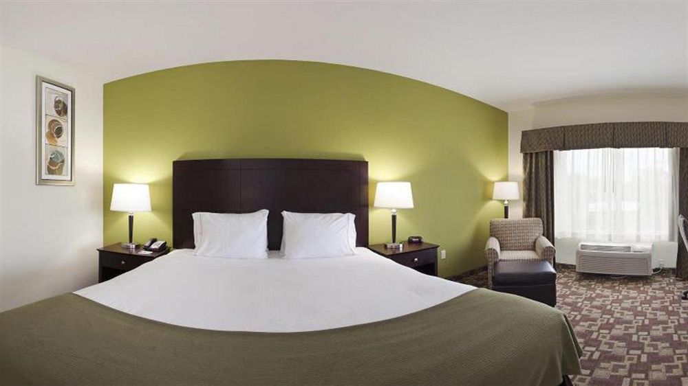 Holiday Inn Express Hotel & Suites Kansas City Sports Complex By Ihg Exterior photo